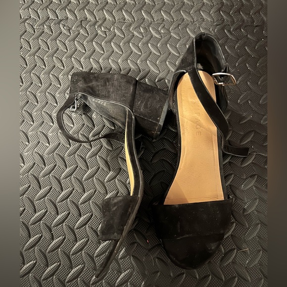 Black strappy sandal heels 9- - Picture 1 of 3